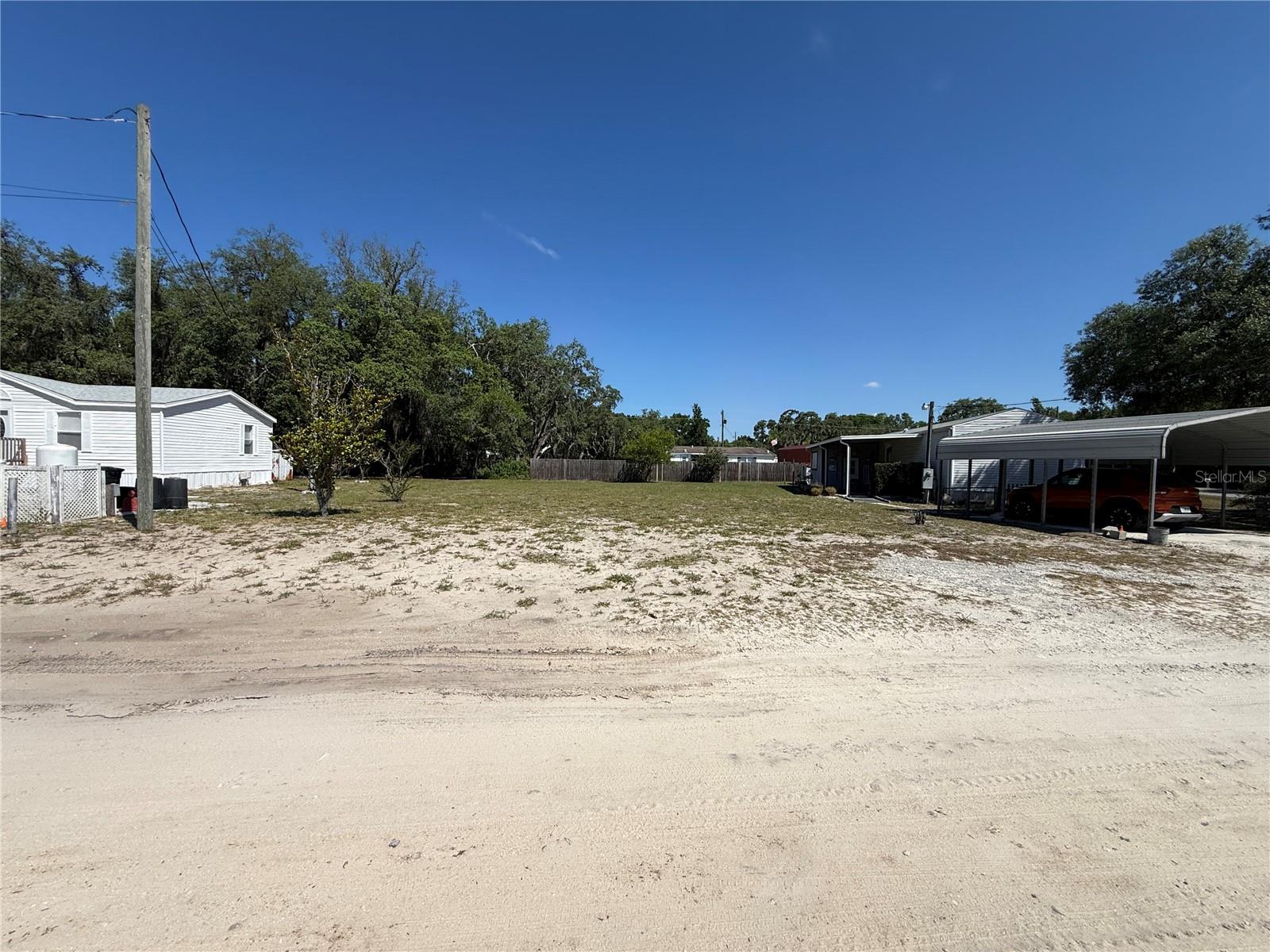 MOON LAKE ESTATES - Land