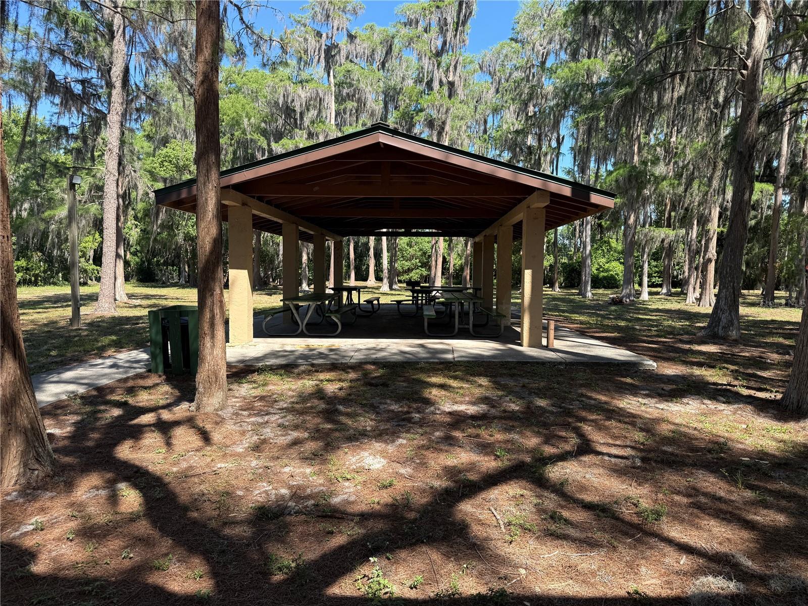 MOON LAKE ESTATES - Land