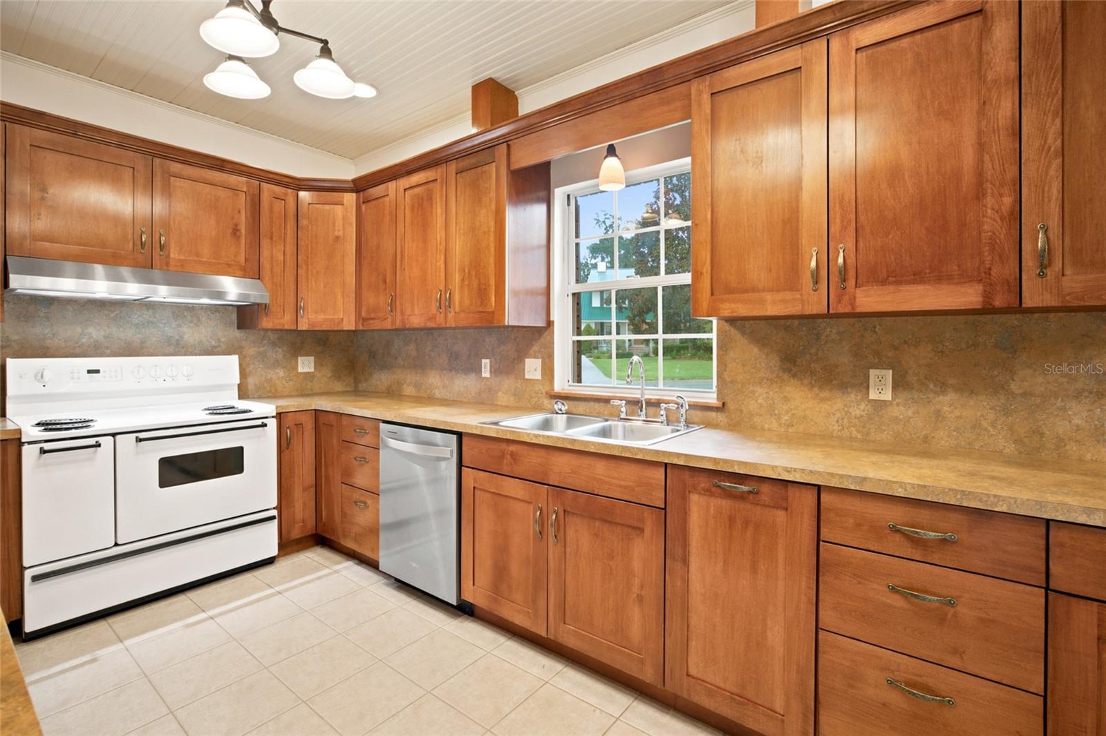 QUAIL CREEK - Residential