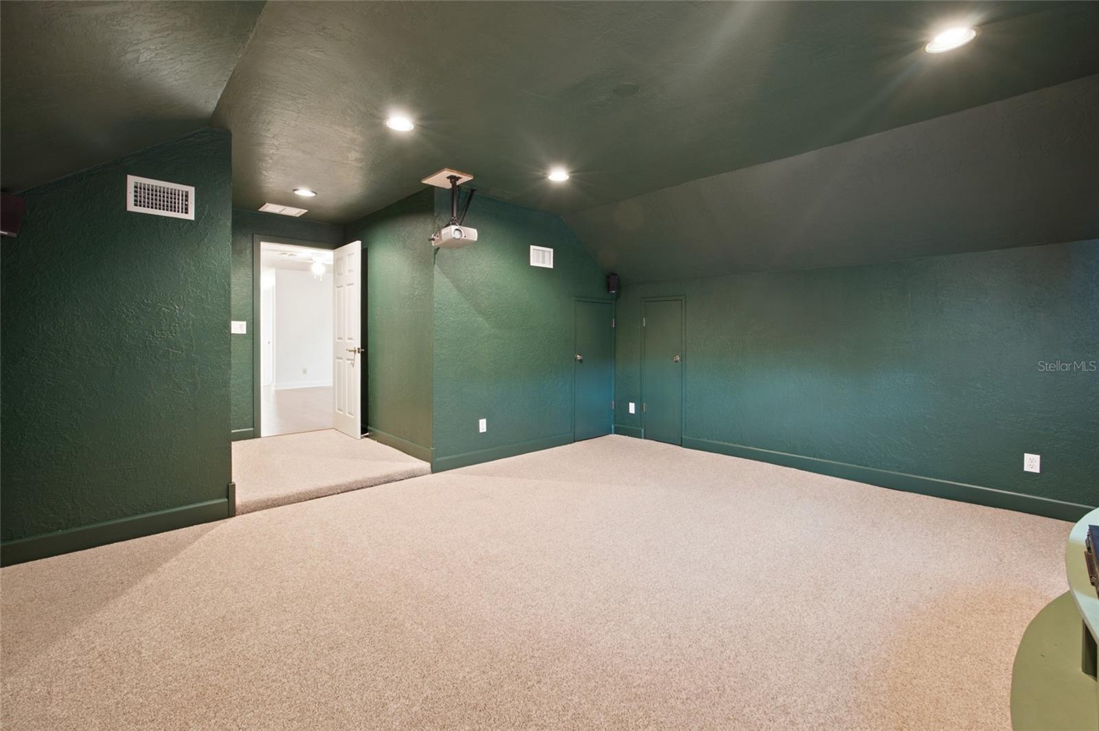 QUAIL CREEK - Residential