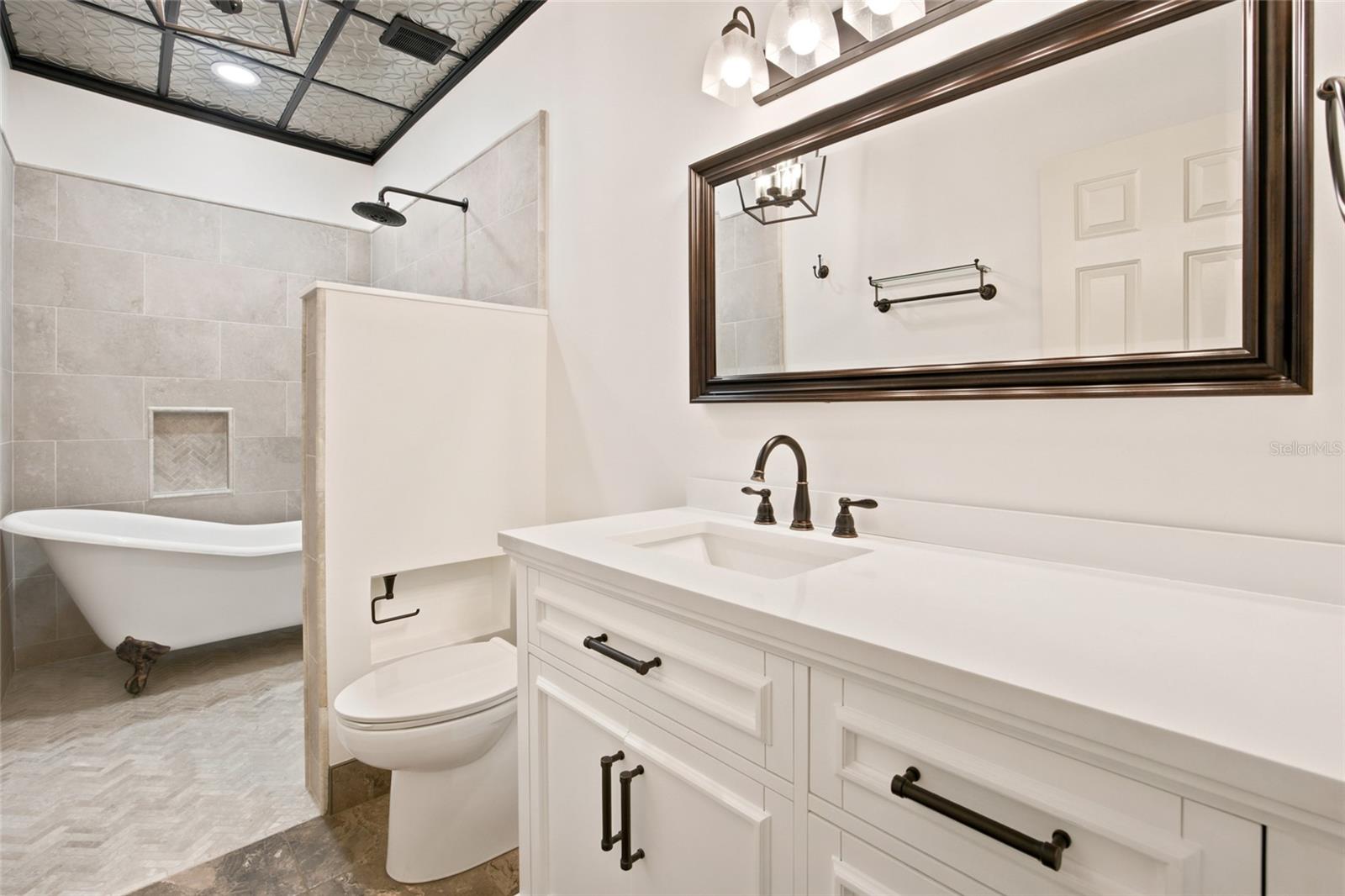 QUAIL CREEK - Residential