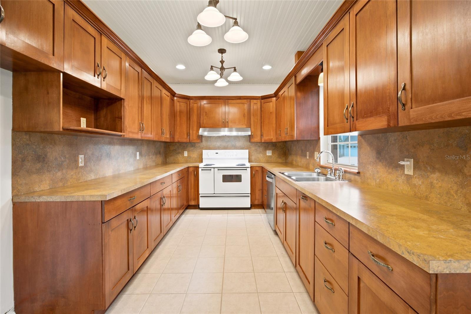 QUAIL CREEK - Residential