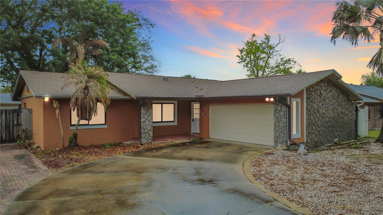 HOWELL BRANCH WOODS - Residential
