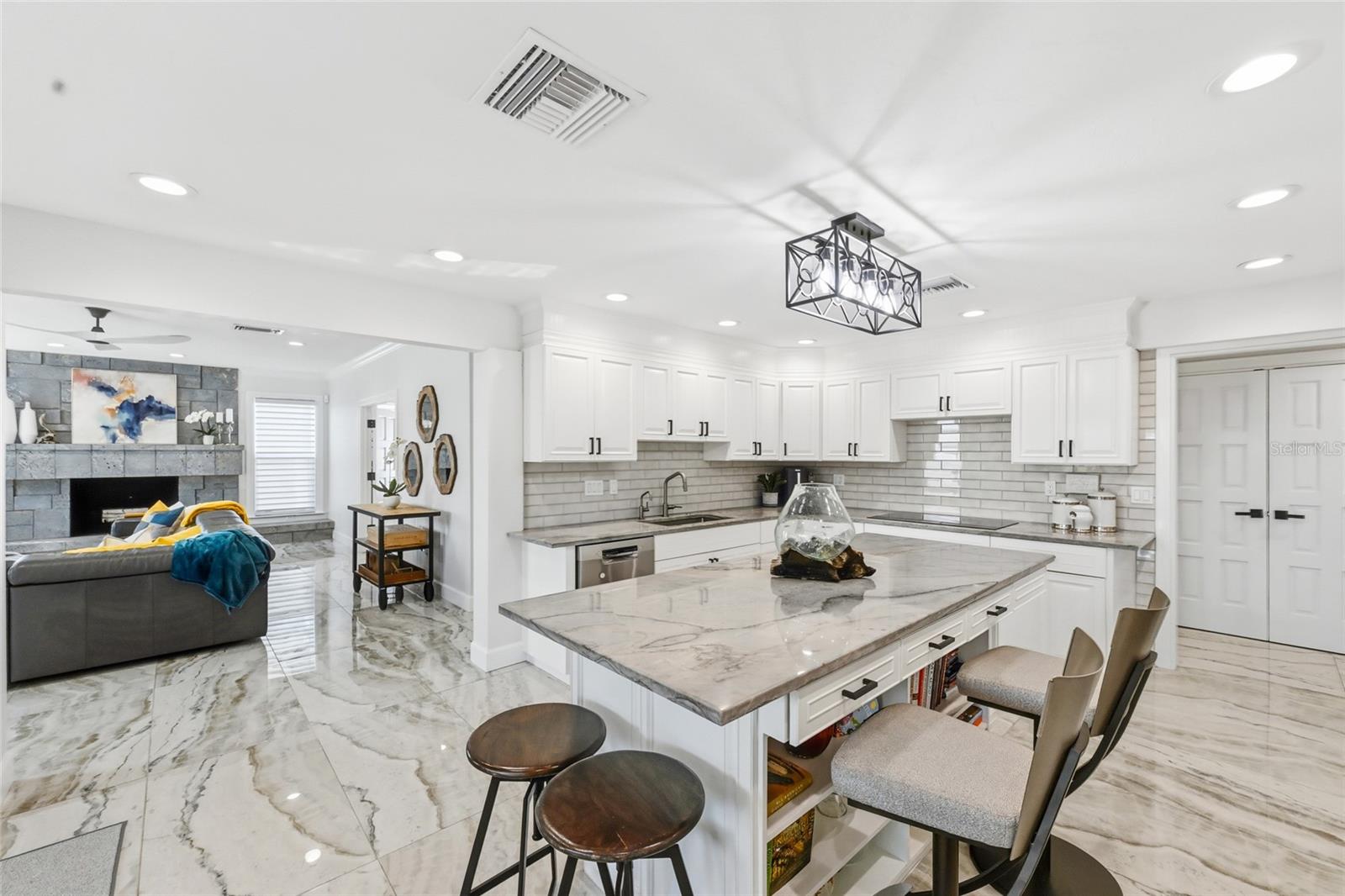 RIVERVIEW PINES - Residential