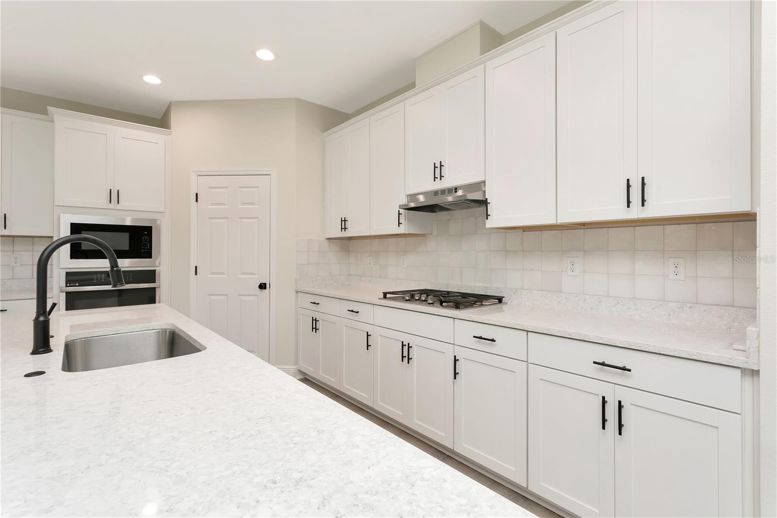 B & D HAWKSTONE PH 2 - Residential
