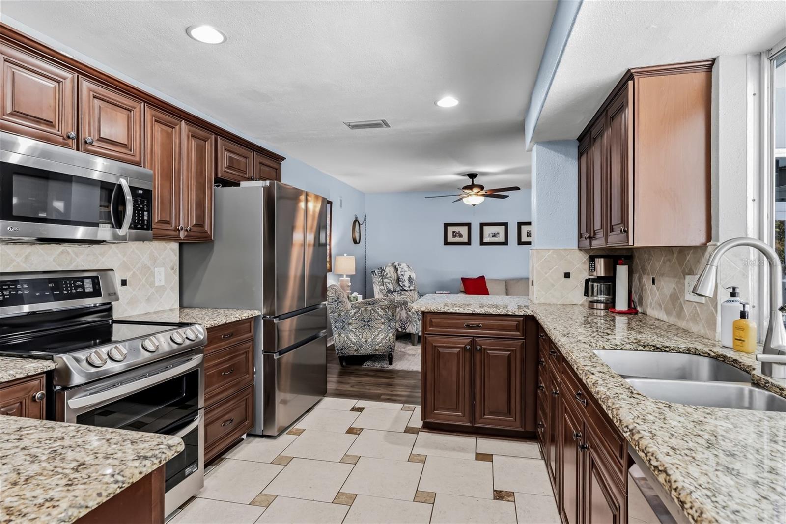 BAYHILLS SUB - Residential
