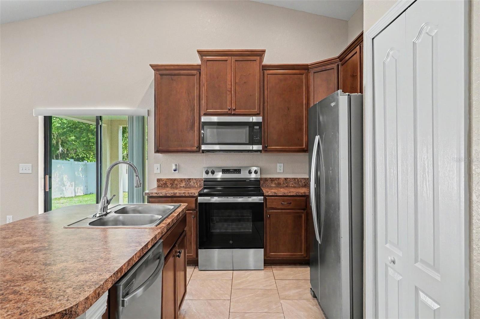 CENTRAL POINTE - Residential