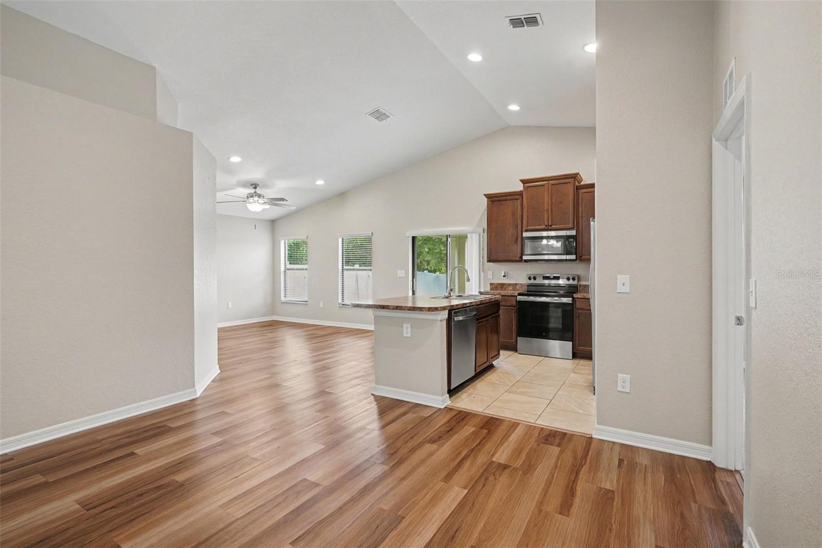 CENTRAL POINTE - Residential