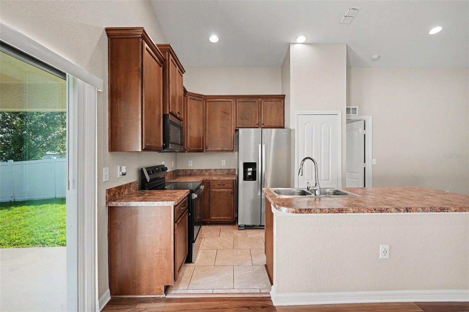 CENTRAL POINTE - Residential