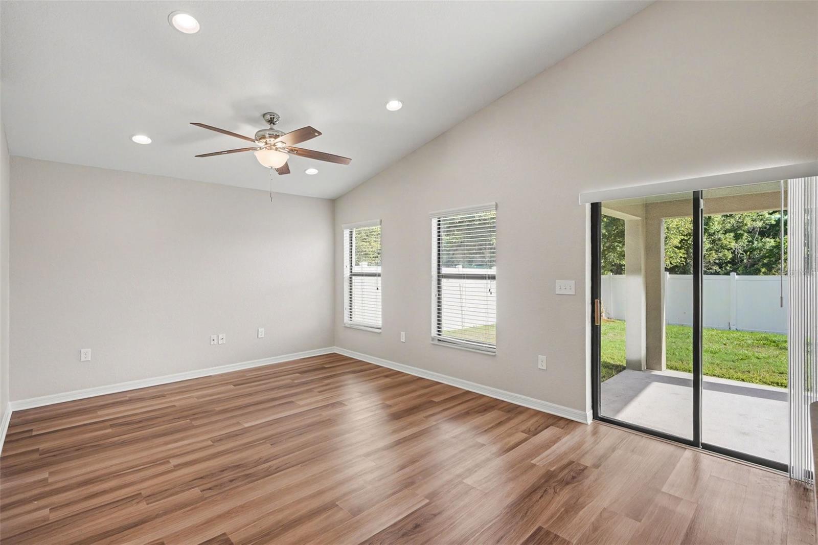 CENTRAL POINTE - Residential