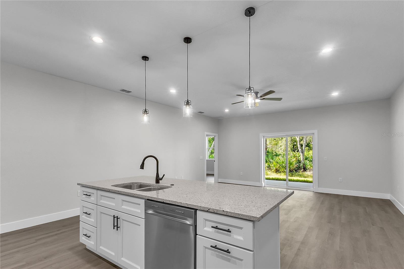 PALM COAST/EASTHAMPTON SEC 34 - Residential Income