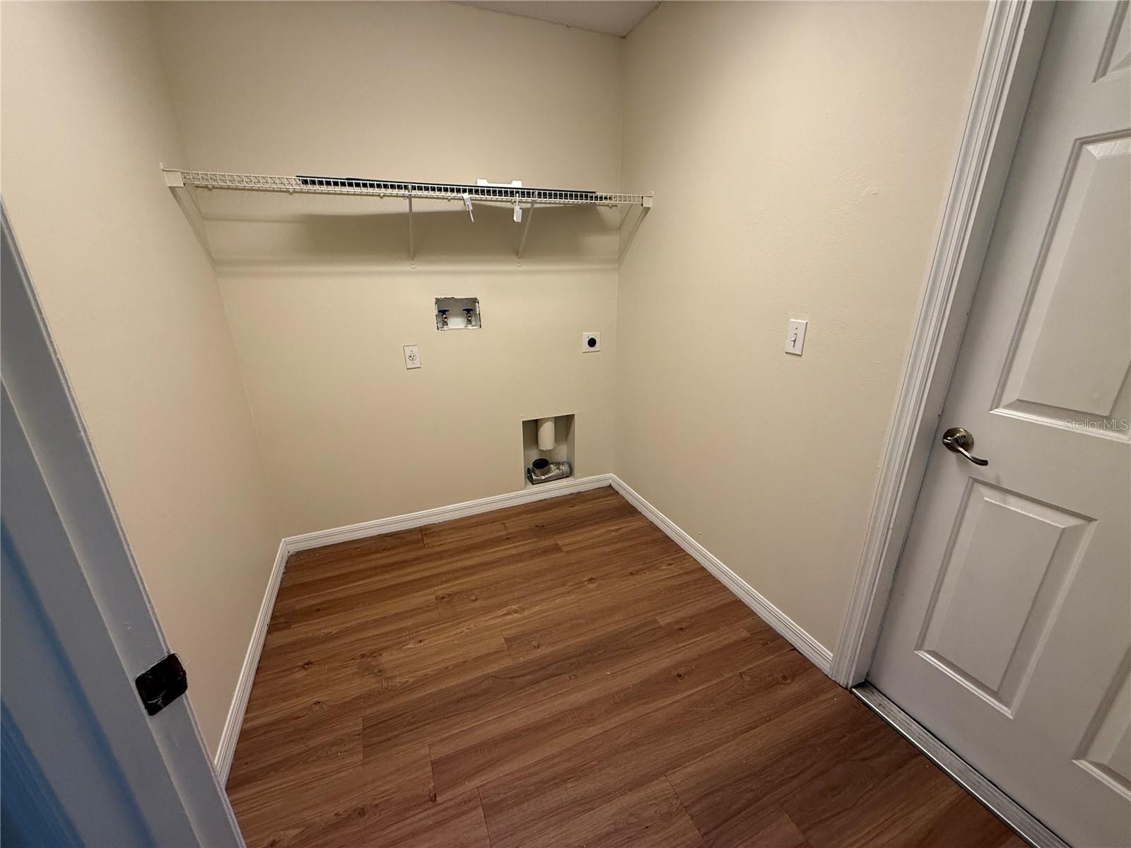 DELTONA LAKES UNIT 43 - Residential Lease