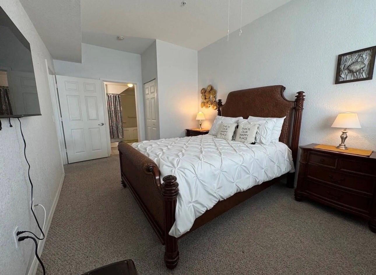 VILLAS AT SEVEN DWARFS LANE CONDO - Residential