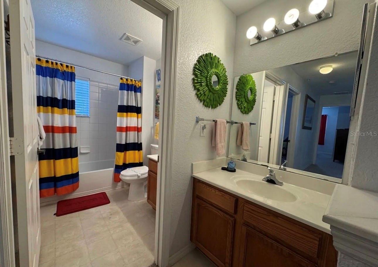 VILLAS AT SEVEN DWARFS LANE CONDO - Residential