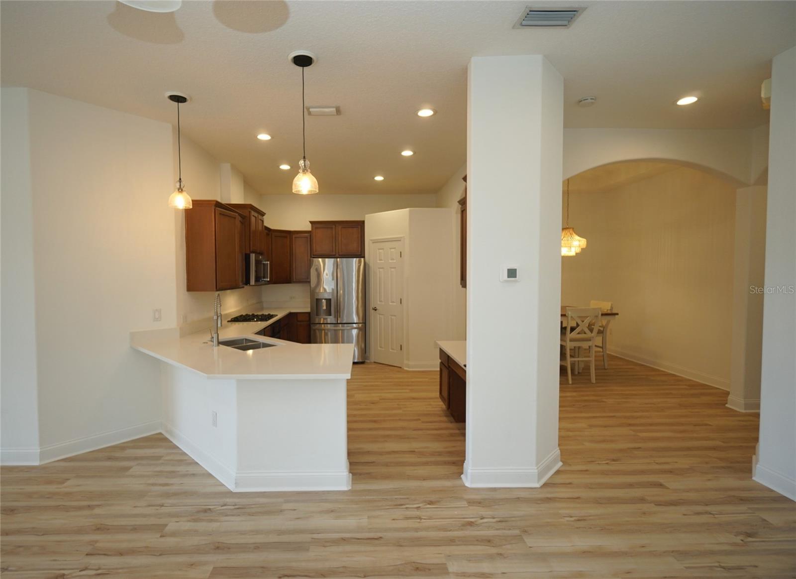 DEVONWOOD RESIDENTIAL - Residential Lease