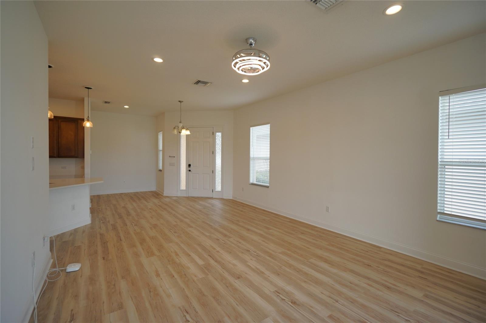 DEVONWOOD RESIDENTIAL - Residential Lease