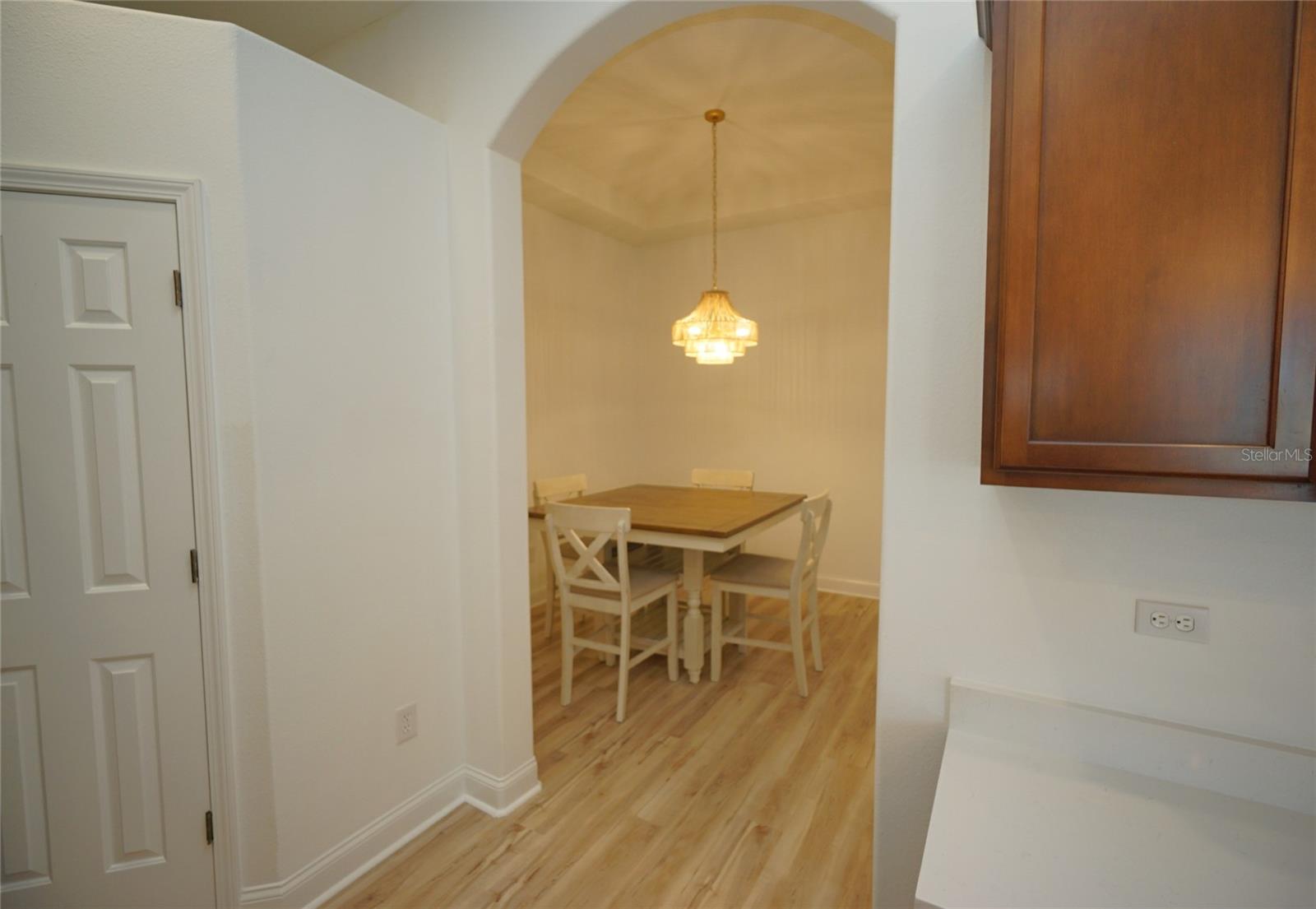 DEVONWOOD RESIDENTIAL - Residential Lease