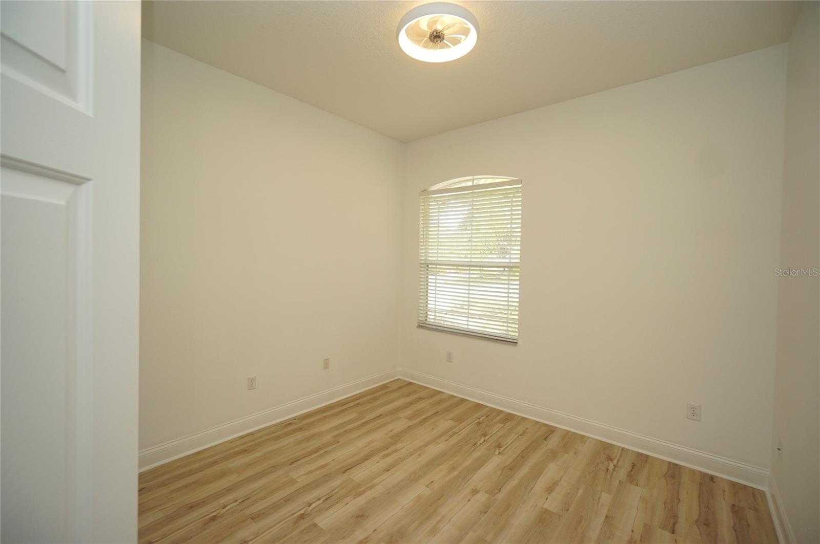 DEVONWOOD RESIDENTIAL - Residential Lease