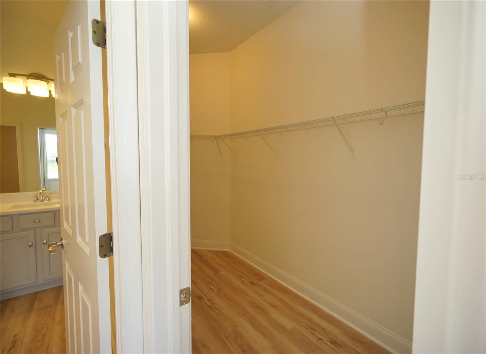 DEVONWOOD RESIDENTIAL - Residential Lease