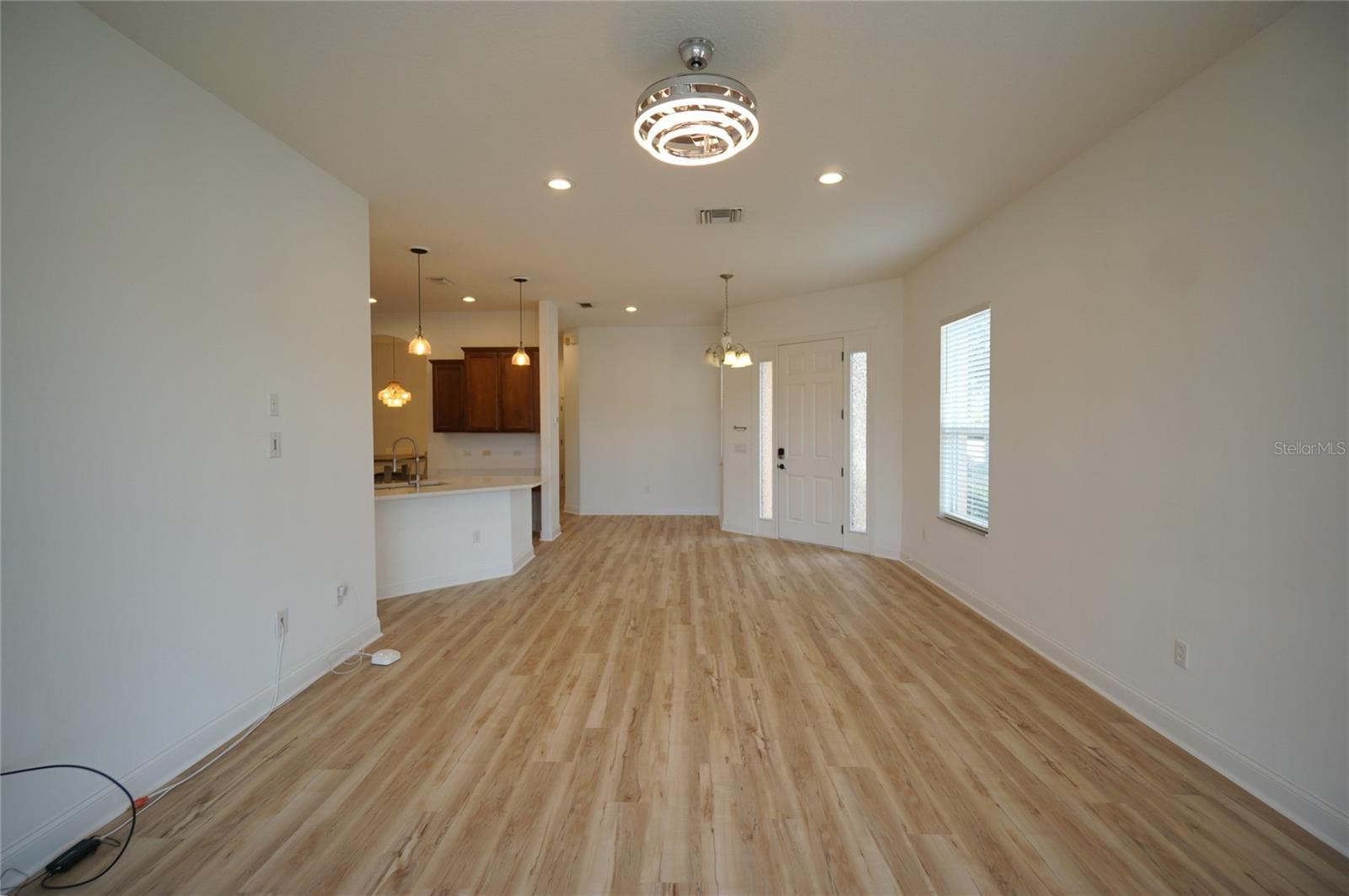DEVONWOOD RESIDENTIAL - Residential Lease