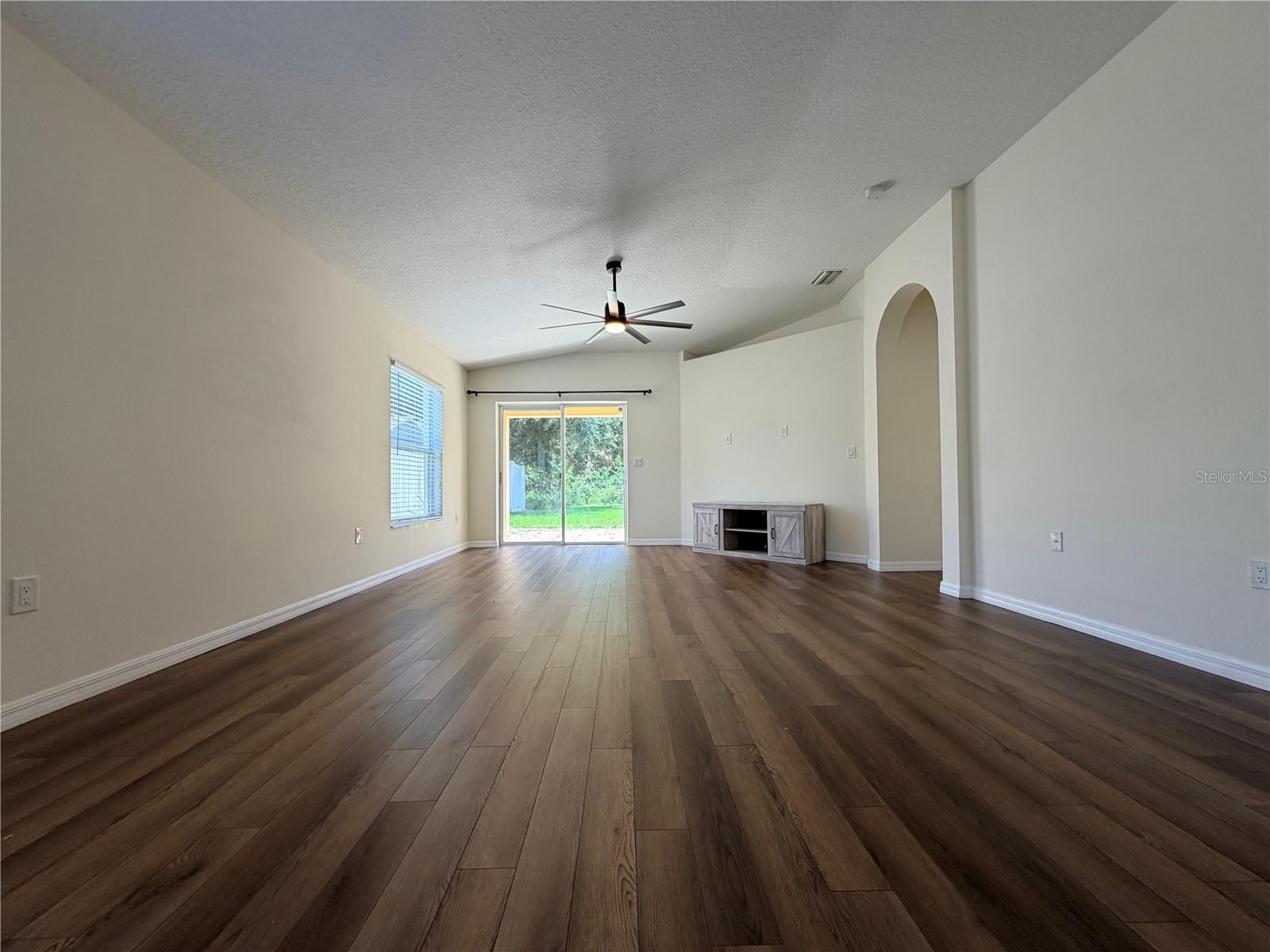 CARRIAGE POINTE PH 1 - Residential Lease