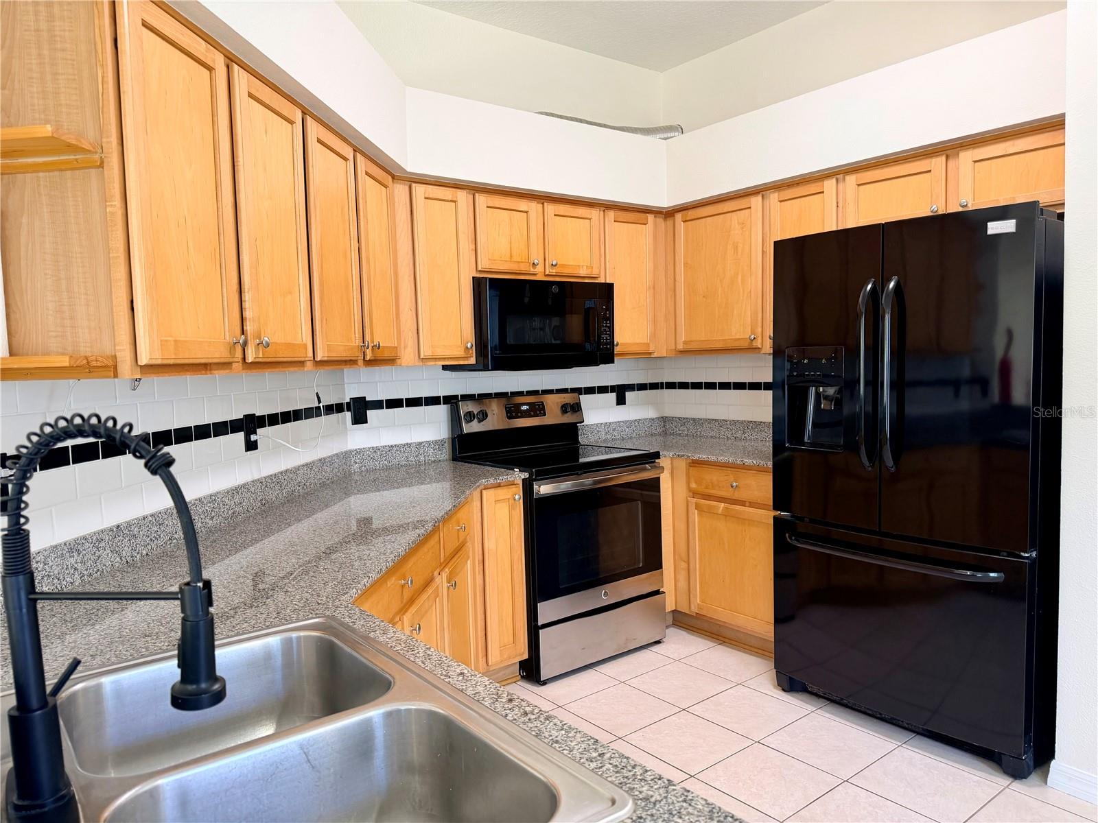 CARRIAGE POINTE PH 1 - Residential Lease