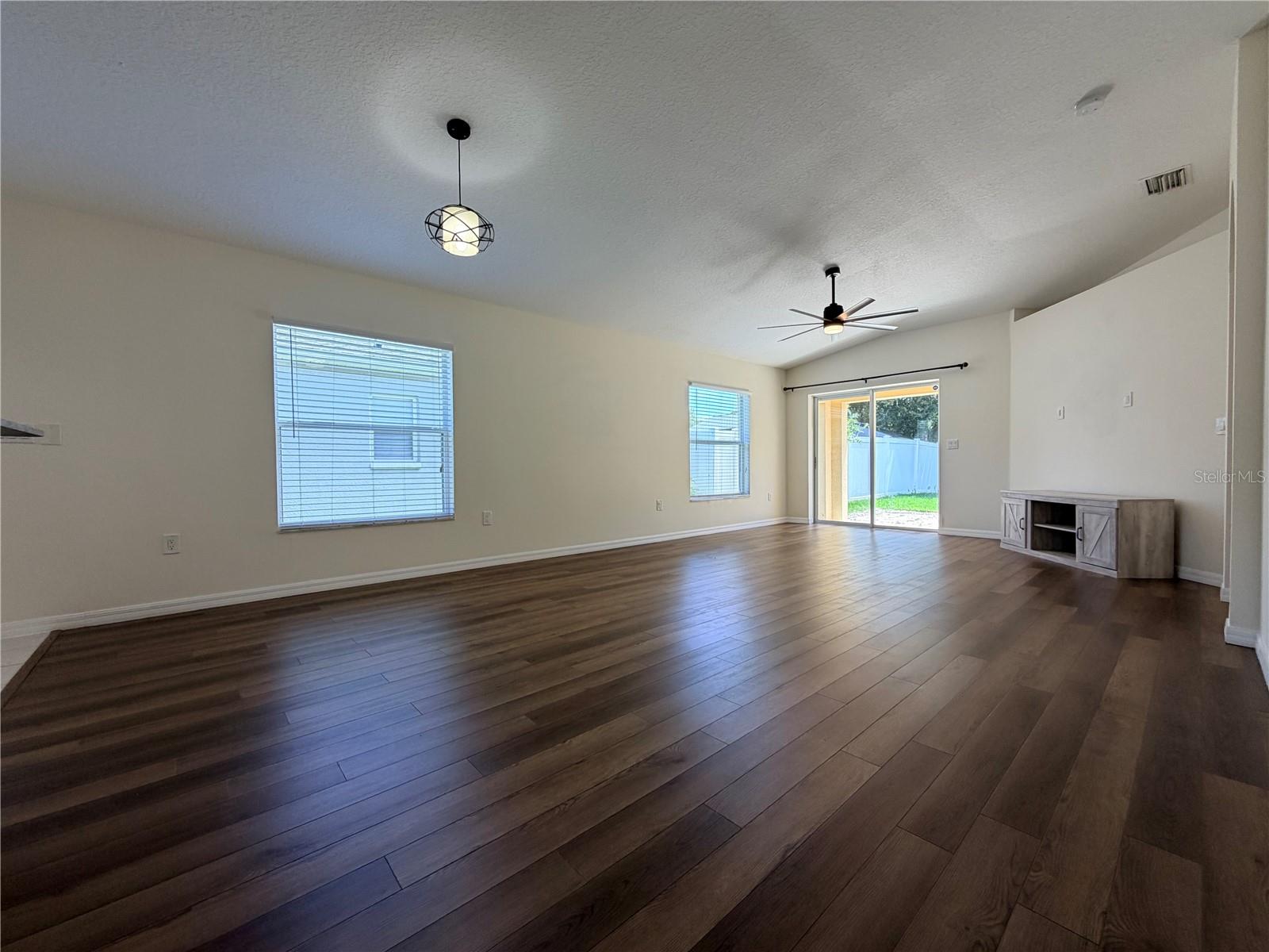 CARRIAGE POINTE PH 1 - Residential Lease