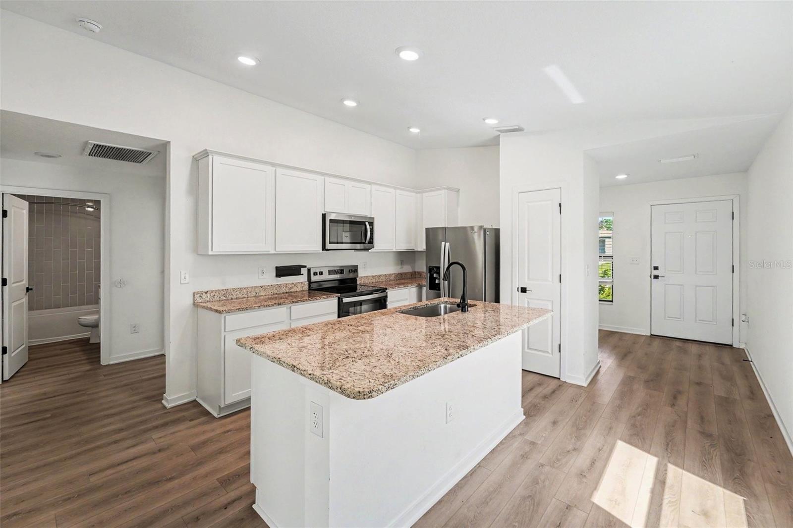 CROSSING/PALM RIVER - Residential