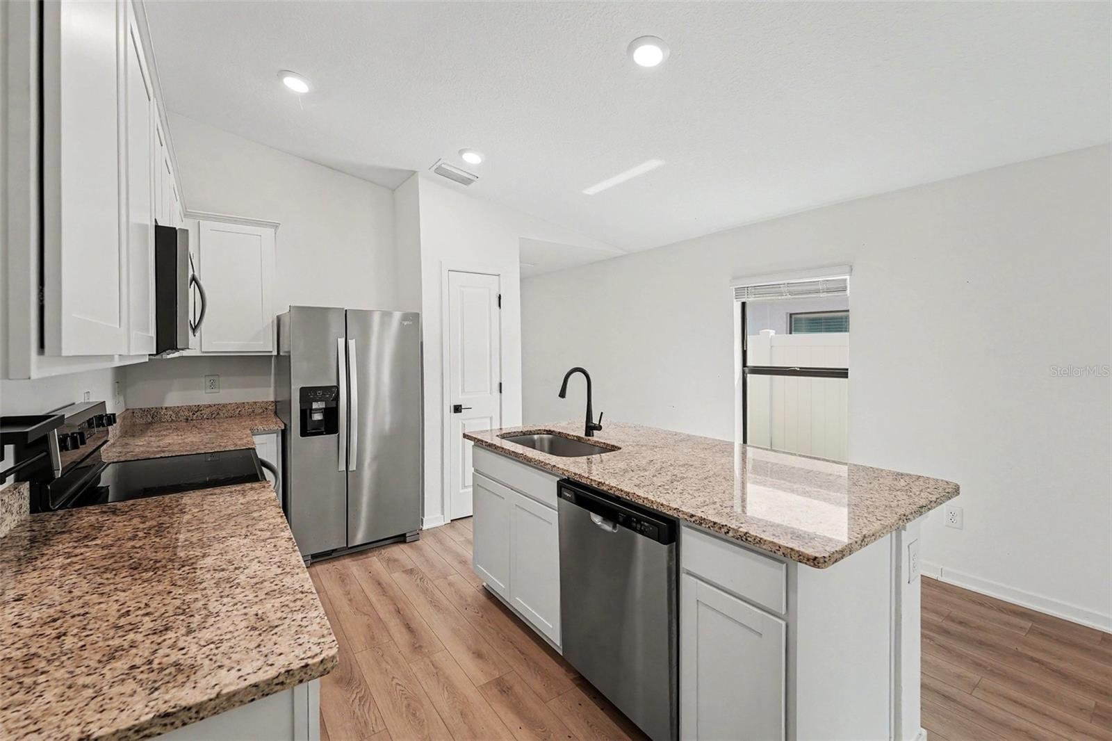 CROSSING/PALM RIVER - Residential