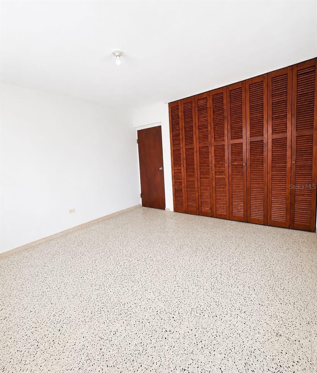 URB SANTA ISIDRA - Residential