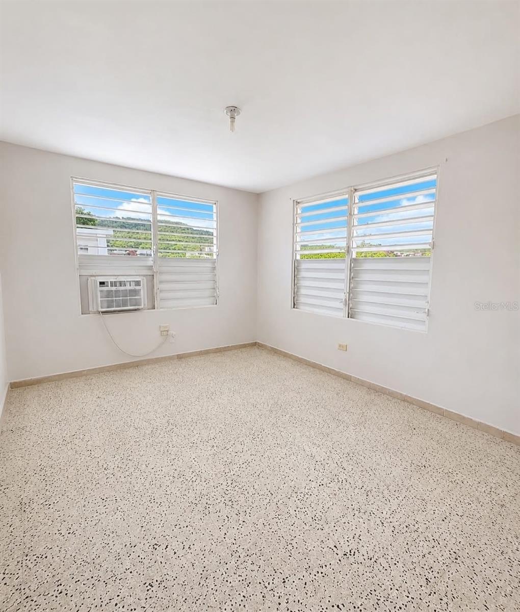 URB SANTA ISIDRA - Residential