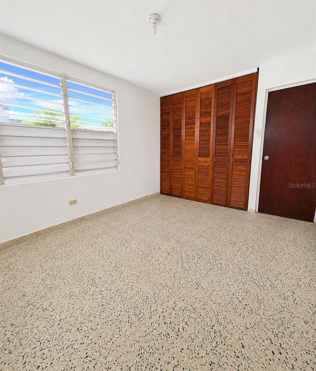 URB SANTA ISIDRA - Residential
