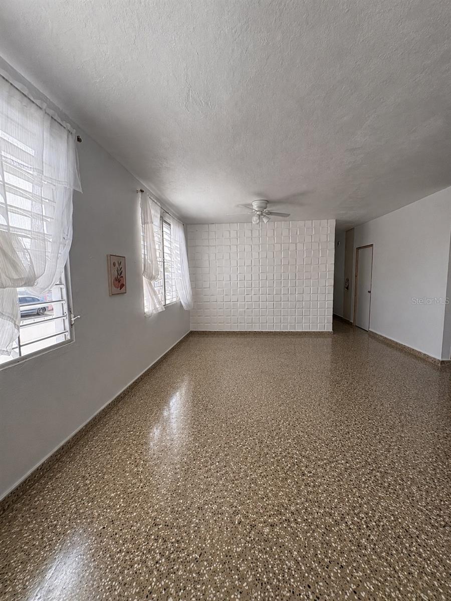 URB SANTA ISIDRA - Residential