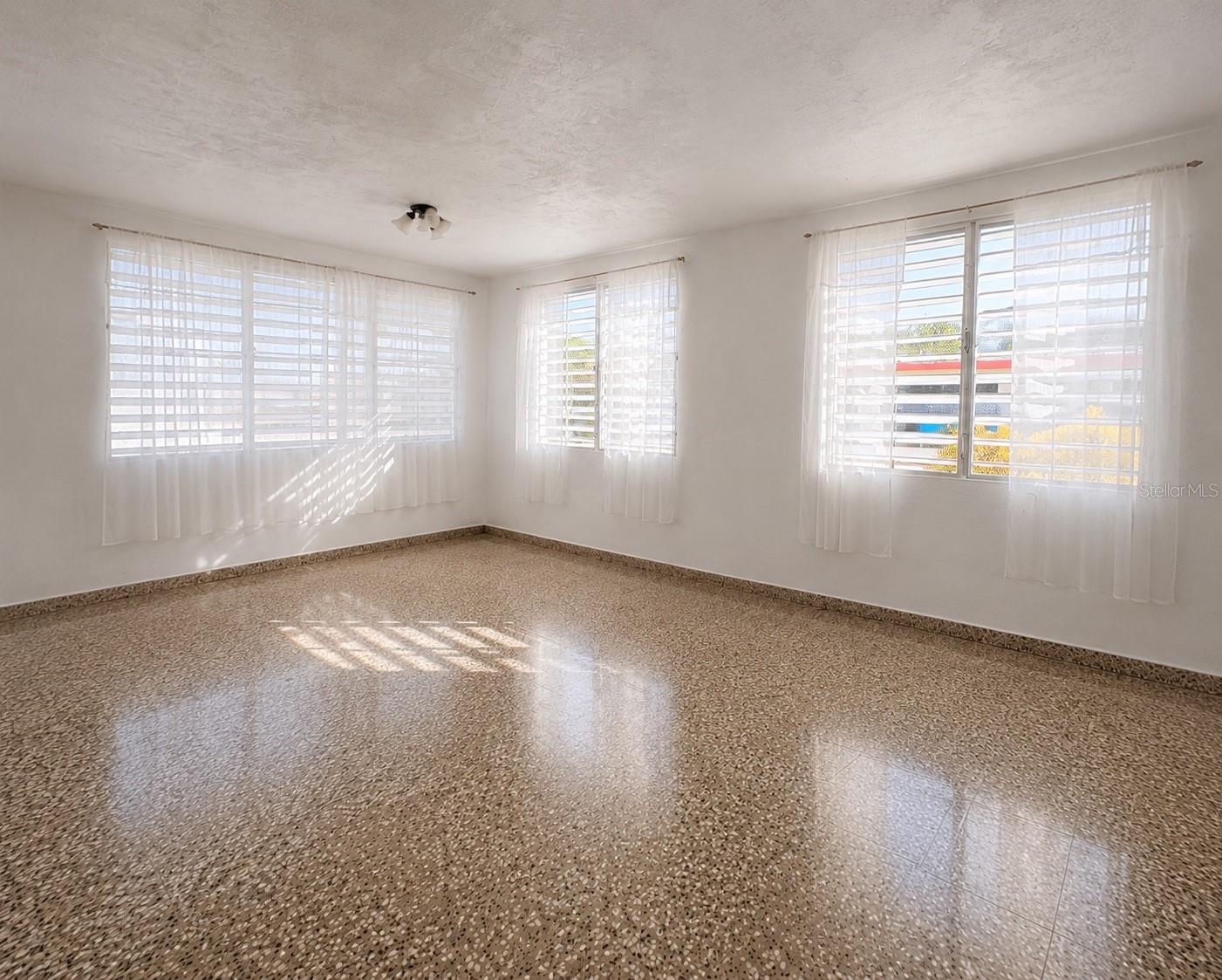 URB SANTA ISIDRA - Residential