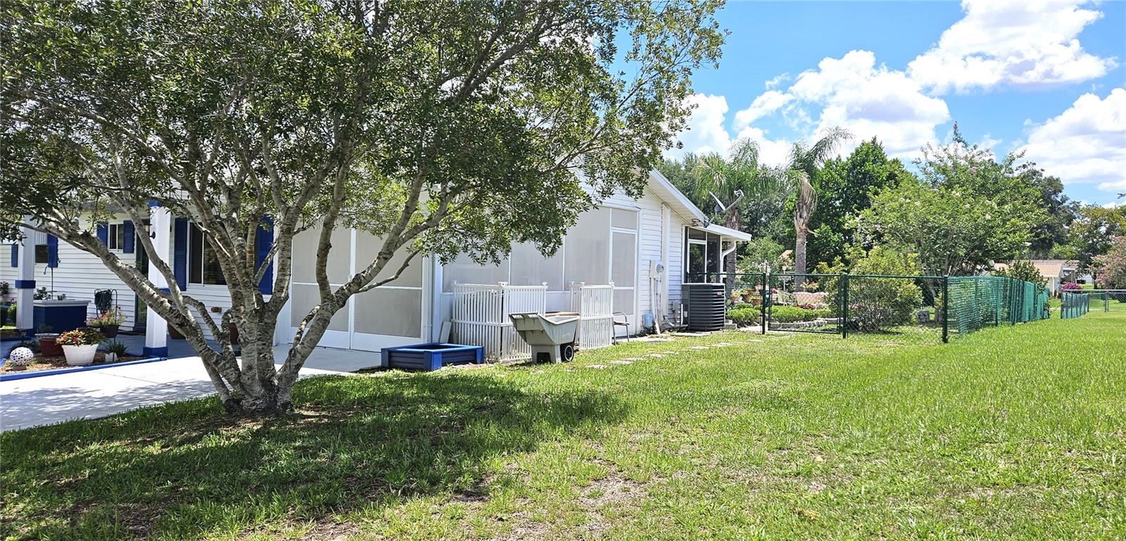 PALM CAY - Residential