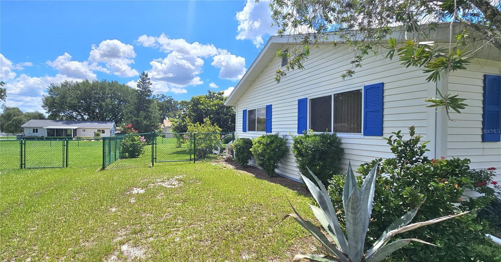PALM CAY - Residential
