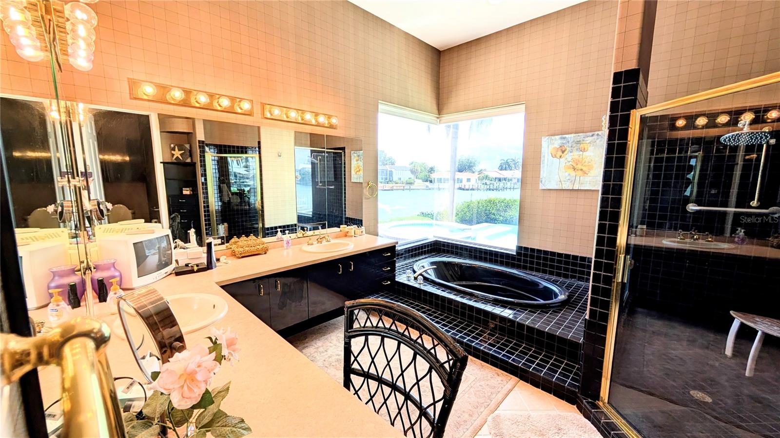 DOLPHIN CAY PHASE I - Residential Lease
