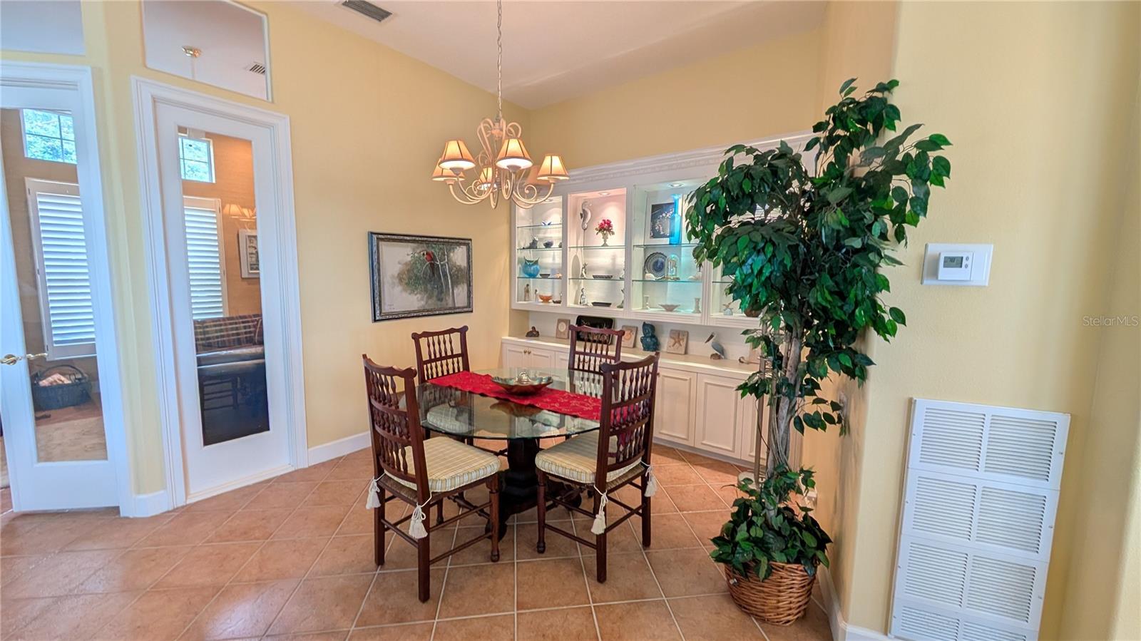DOLPHIN CAY PHASE I - Residential Lease