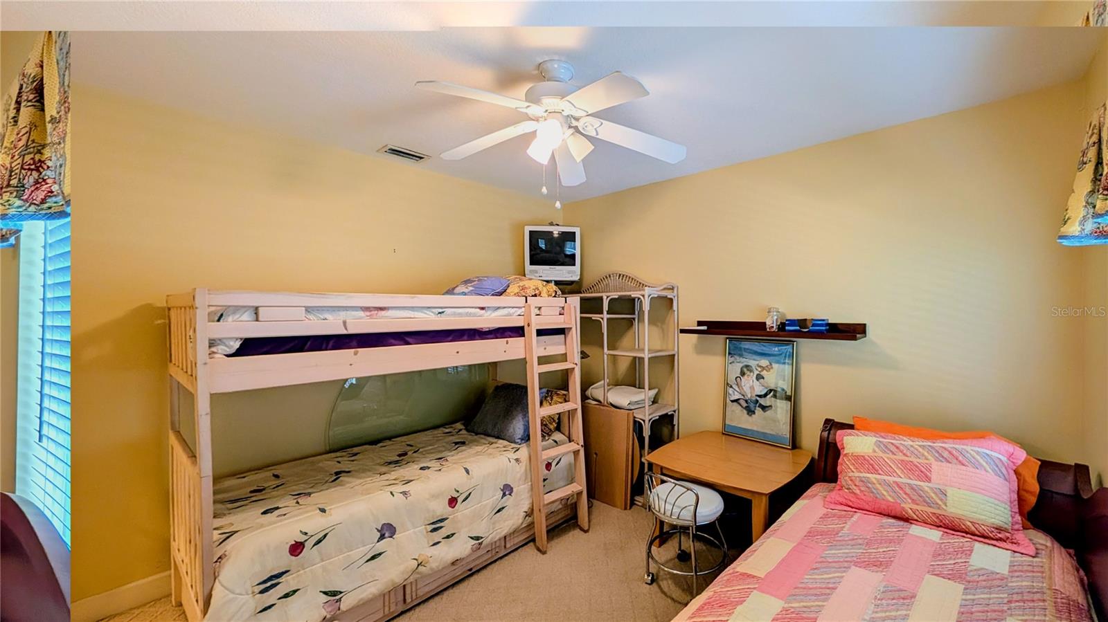 DOLPHIN CAY PHASE I - Residential Lease