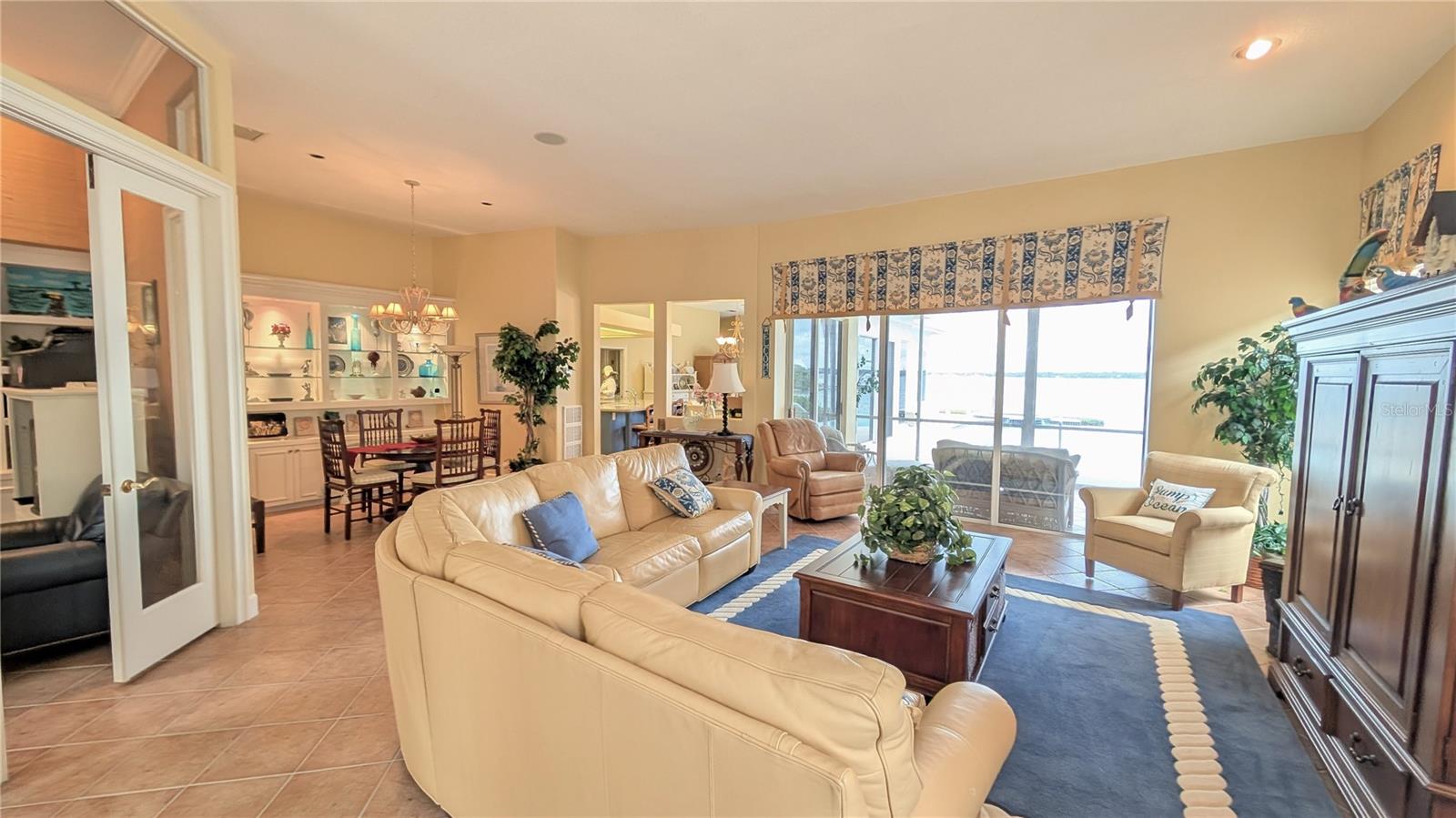 DOLPHIN CAY PHASE I - Residential Lease