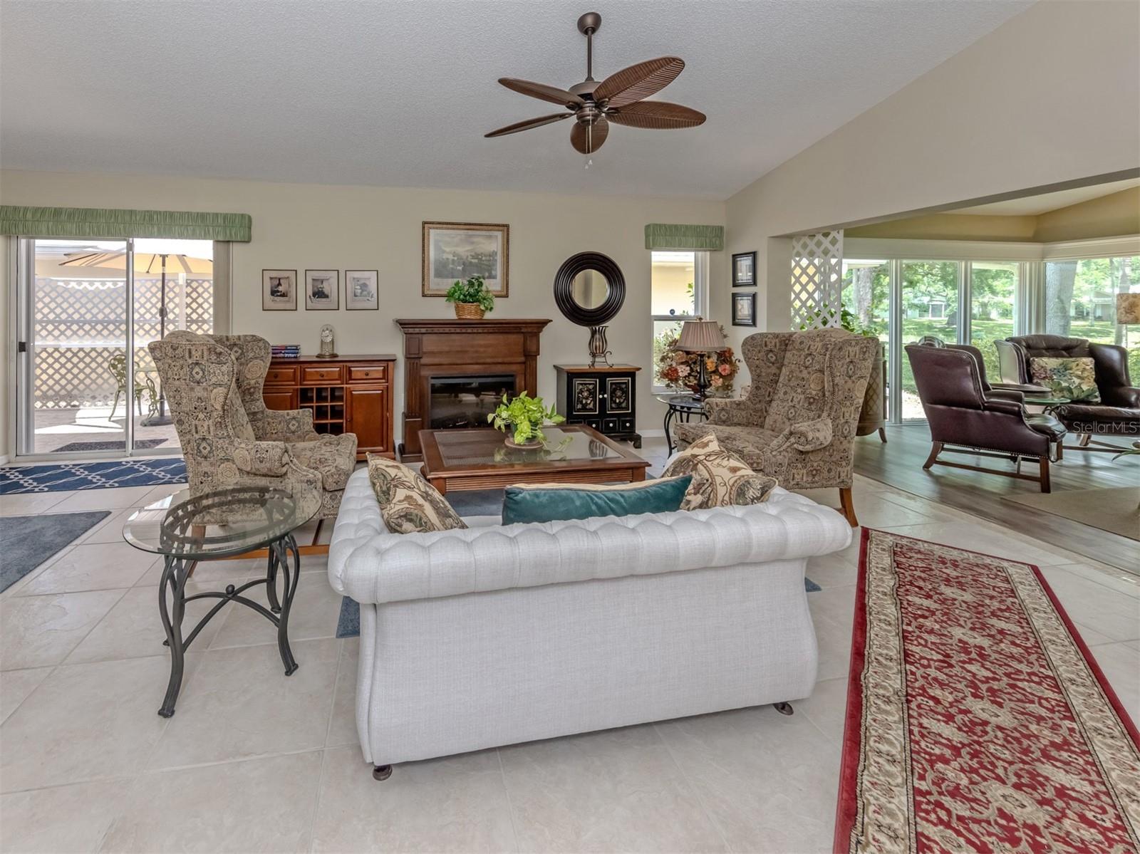 CLUBSIDE VILLAS AT THE PLANTATION - Residential