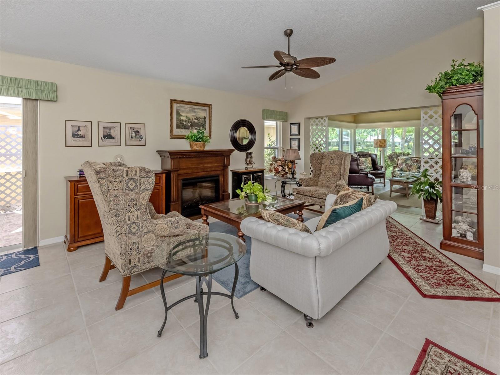 CLUBSIDE VILLAS AT THE PLANTATION - Residential