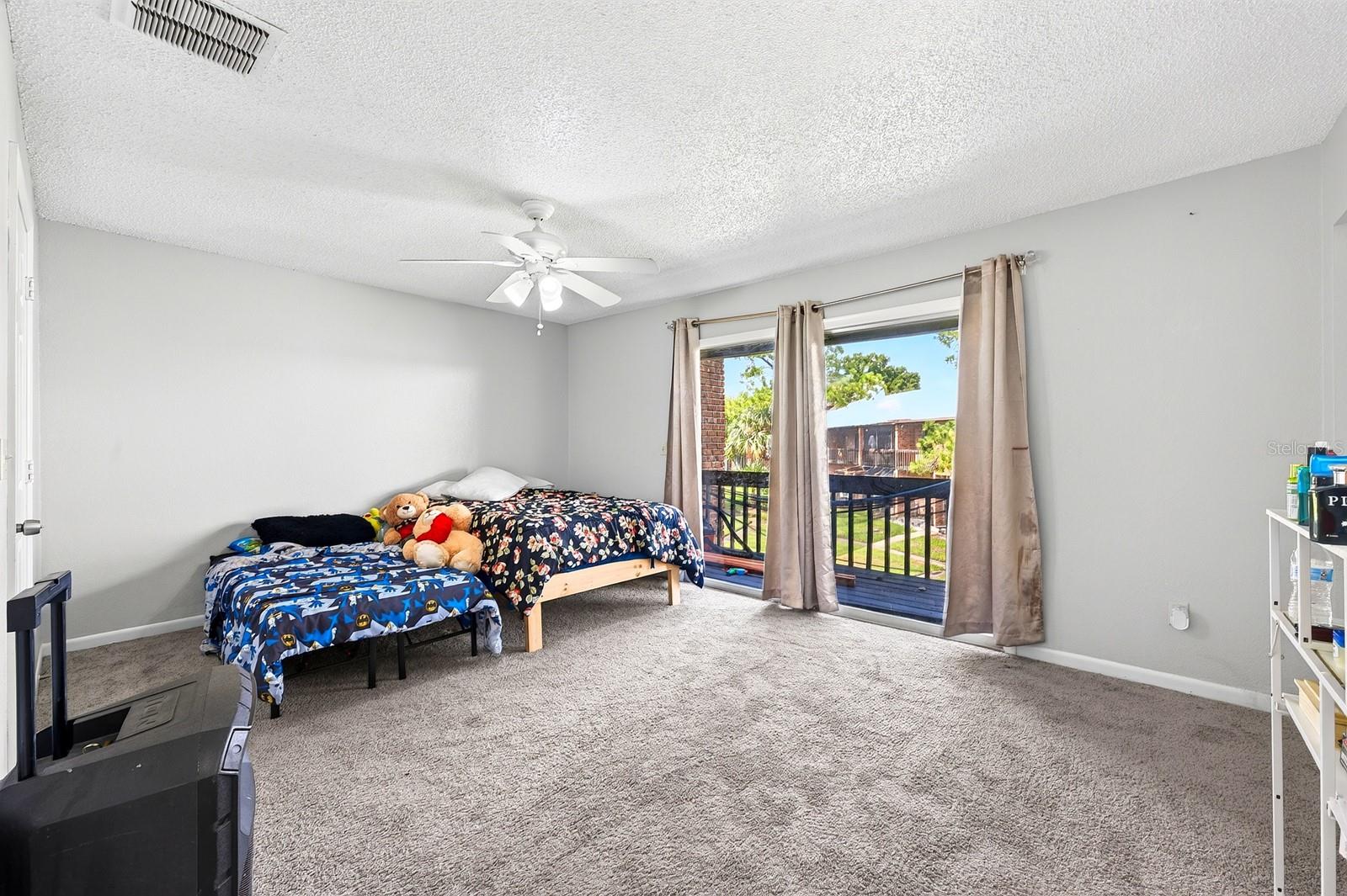 HUNTINGTON ON GREEN CONDO - Residential