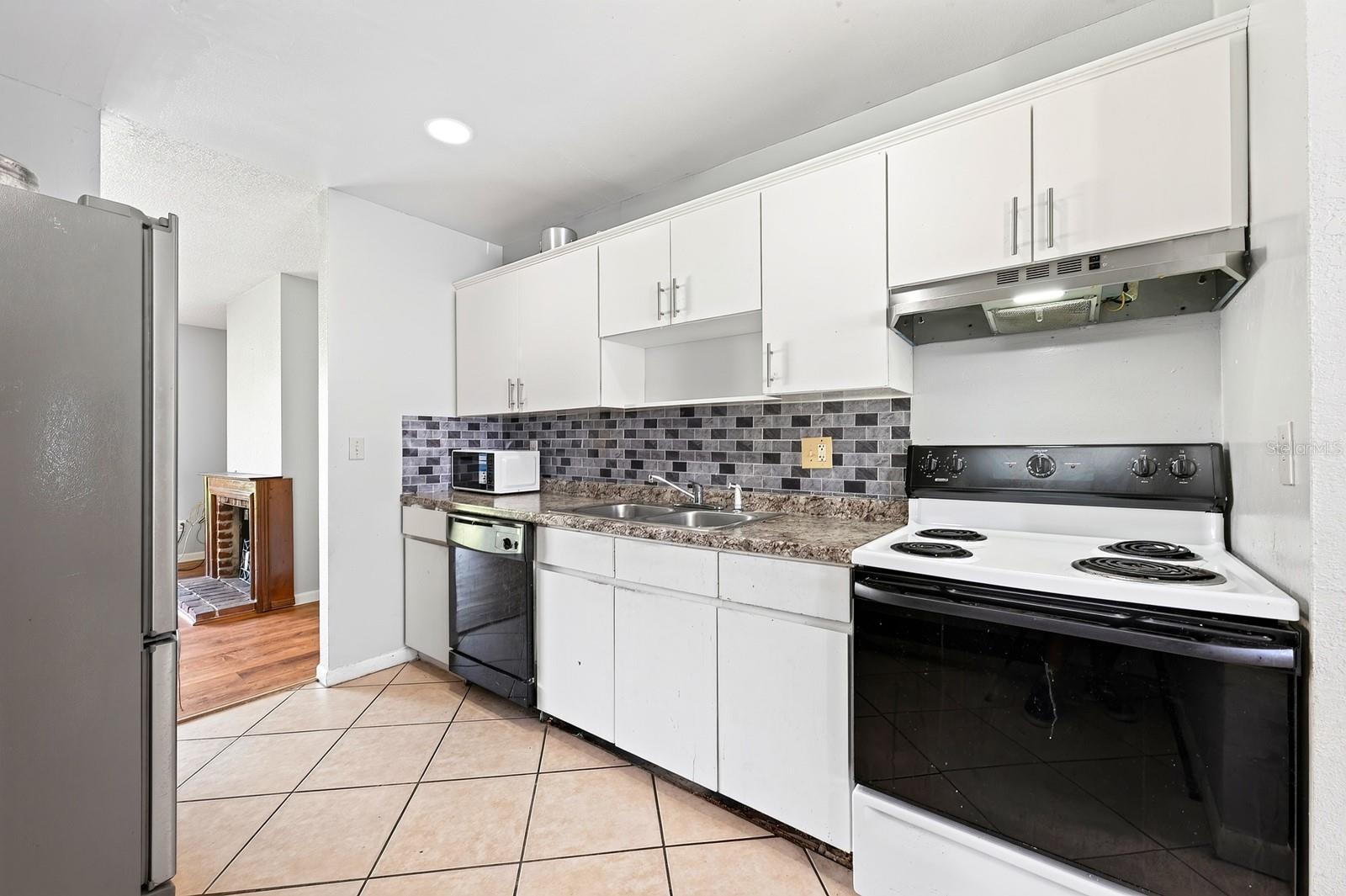 HUNTINGTON ON GREEN CONDO - Residential
