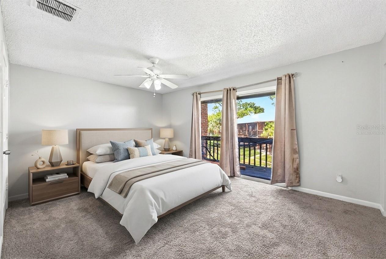HUNTINGTON ON GREEN CONDO - Residential