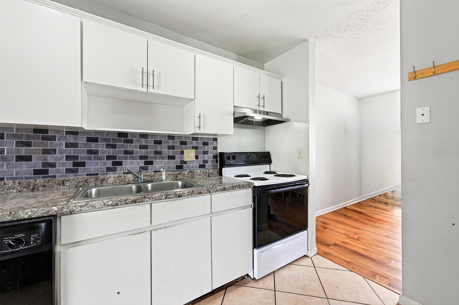 HUNTINGTON ON GREEN CONDO - Residential