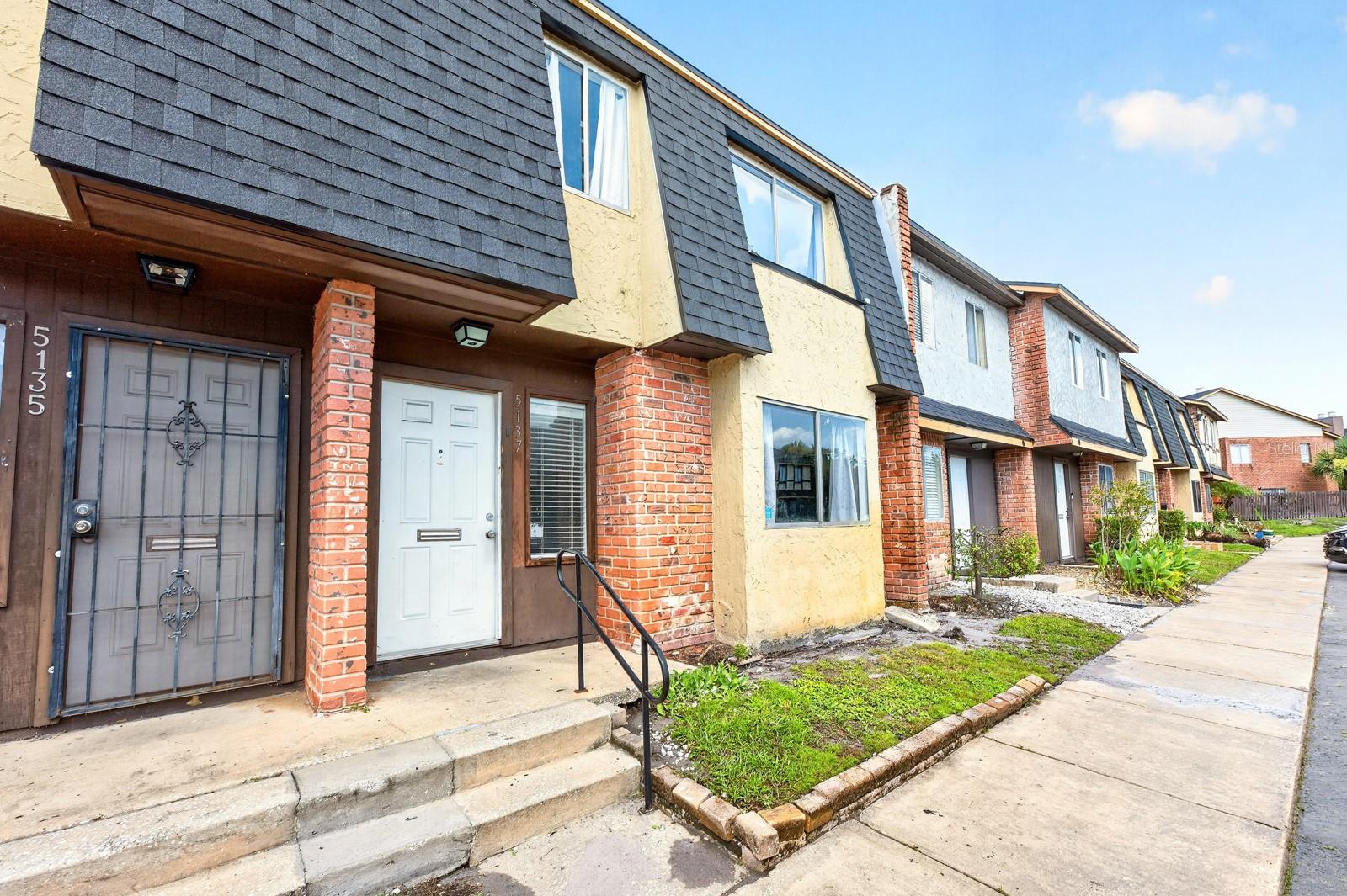 HUNTINGTON ON GREEN CONDO - Residential