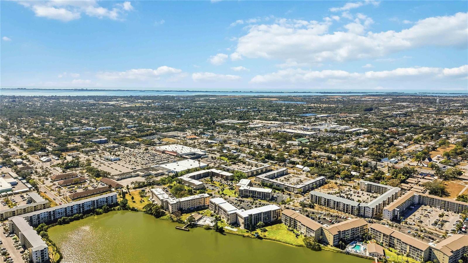 BAYSHORE ON THE LAKE APTS SEC 3 - Residential
