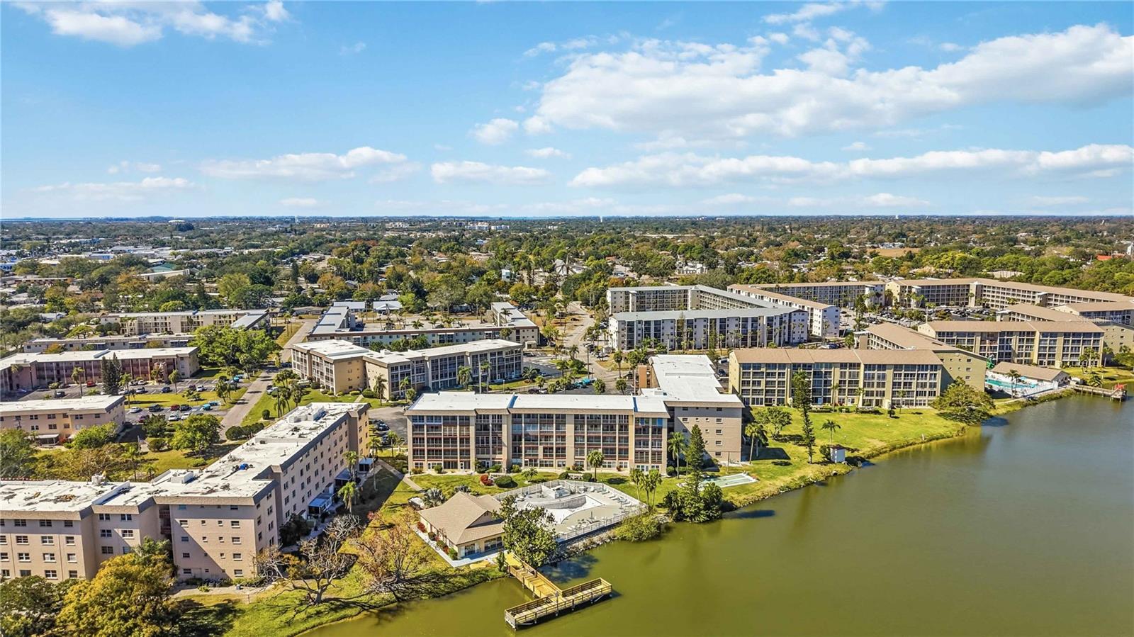 BAYSHORE ON THE LAKE APTS SEC 3 - Residential