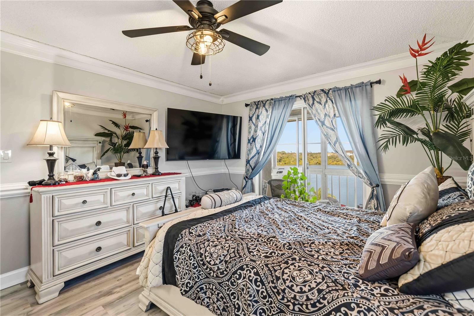 BAYSHORE ON THE LAKE APTS SEC 3 - Residential